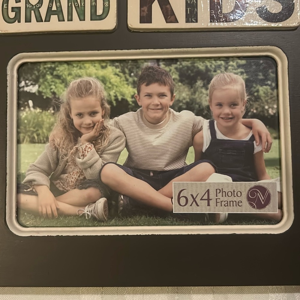 Grandchildren Frame 🖼️ - Picture 3 of 6